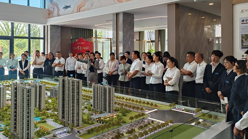 濟(jì)寧華都開展物業(yè)團(tuán)隊(duì)營(yíng)銷賦能培訓(xùn)